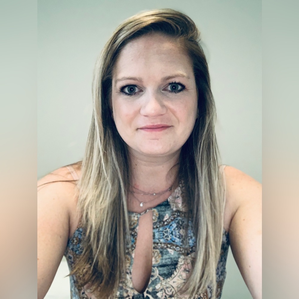 Meet your Posher, Courtney